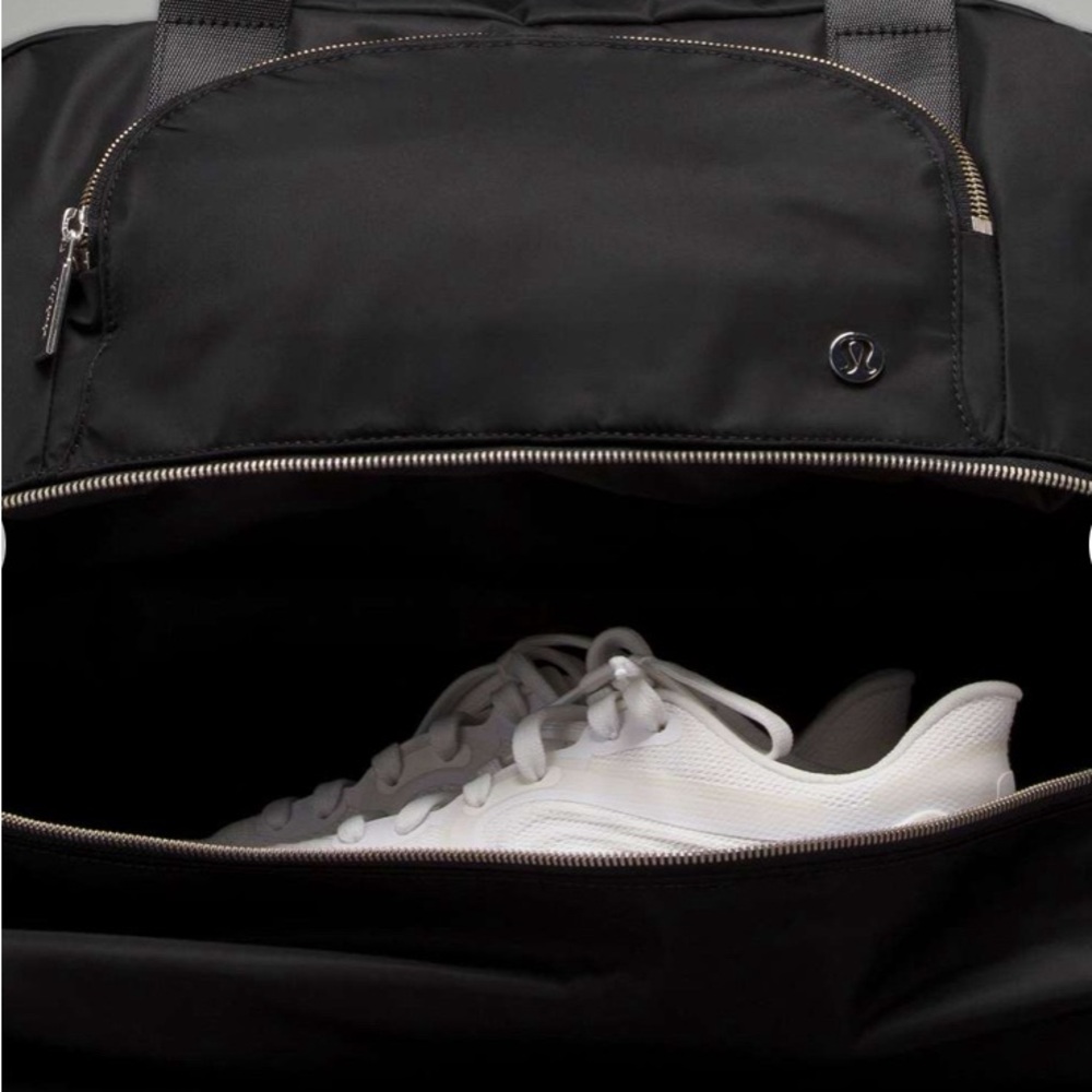 lululemon athletica Olive Green Duffel Bag - Picture 15 of 16